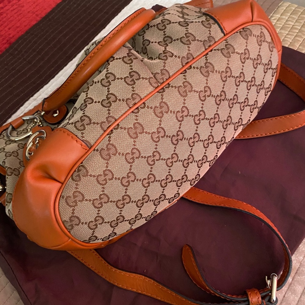 Medium Gucci handbag